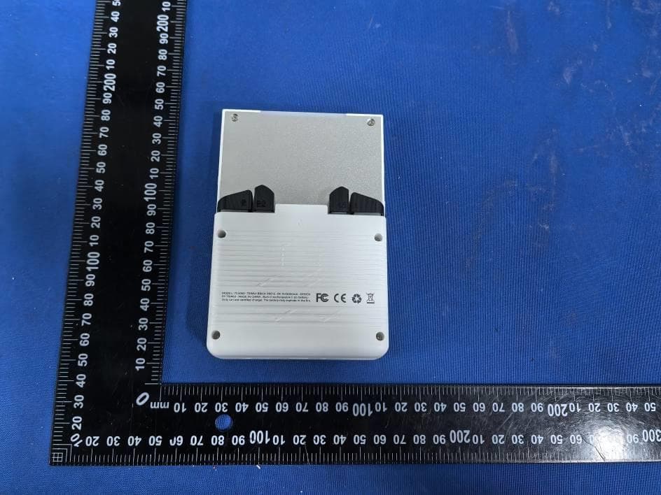 Trimui Brick Pro - FCC ID 2BD9O-TG4040 - HUIZHOU RONG YE JIA ELECTRONICS CO., LTD (3)