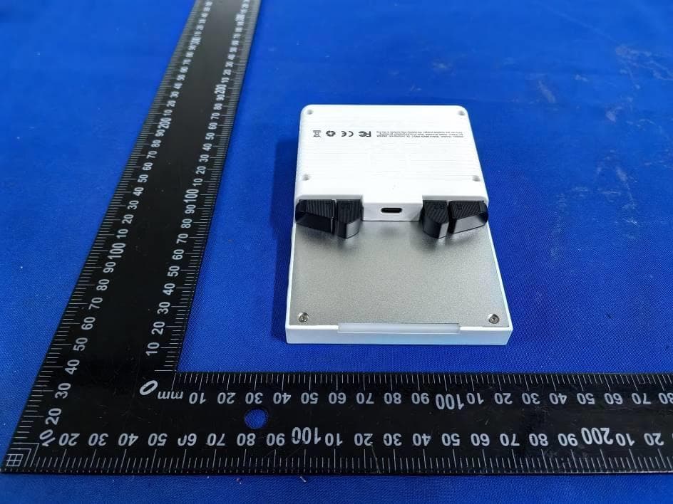 Trimui Brick Pro - FCC ID 2BD9O-TG4040 - HUIZHOU RONG YE JIA ELECTRONICS CO., LTD (5)