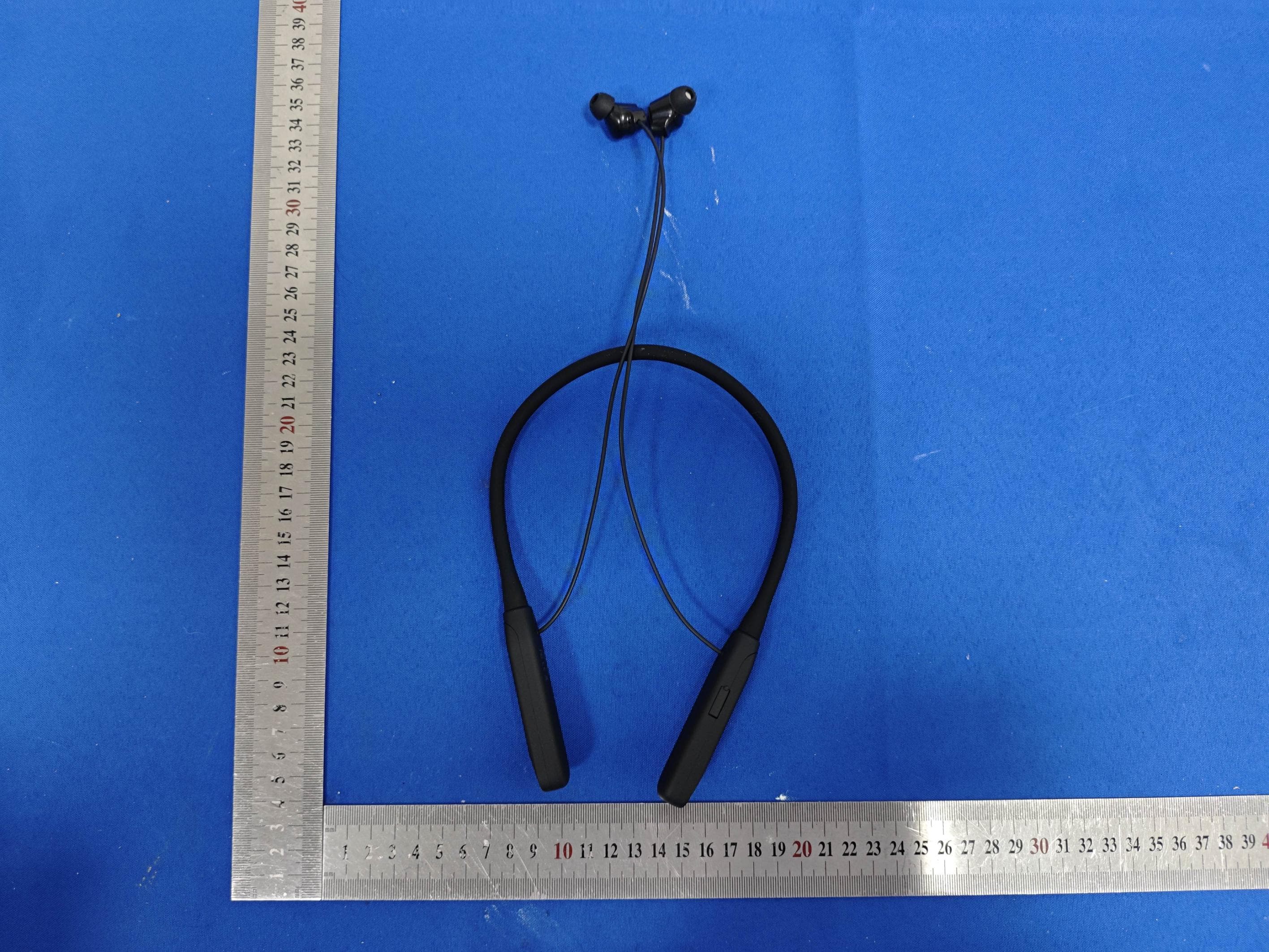 Bluetooth headphones - FCC ID 2BDA3-I58 - Shenzhen XingYida Technology Co., LTD. (2)