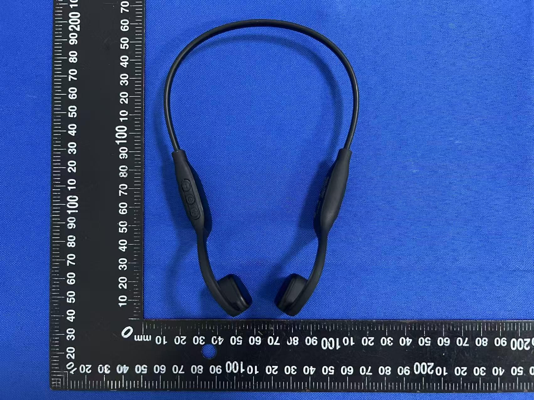 Bluetooth headphones - FCC ID 2BDA3I19PRO - Shenzhen XingYida Technology Co., LTD. (2)