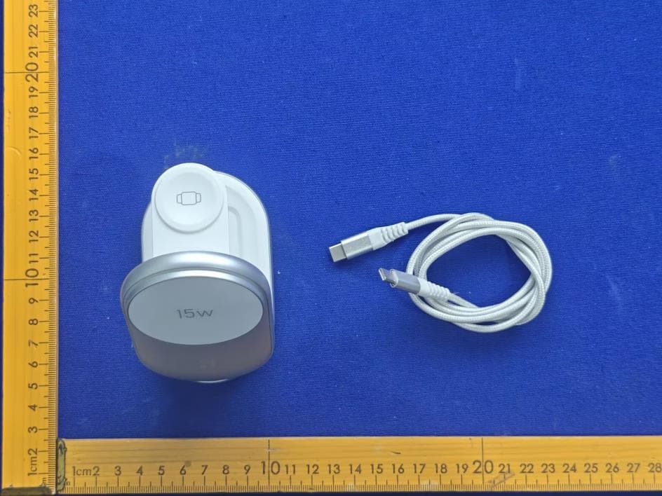 Magnetic Wireless Charger - FCC ID 2BDAY-WH-559 - Dongguan Ronghe Electronic Co.,Ltd (2)
