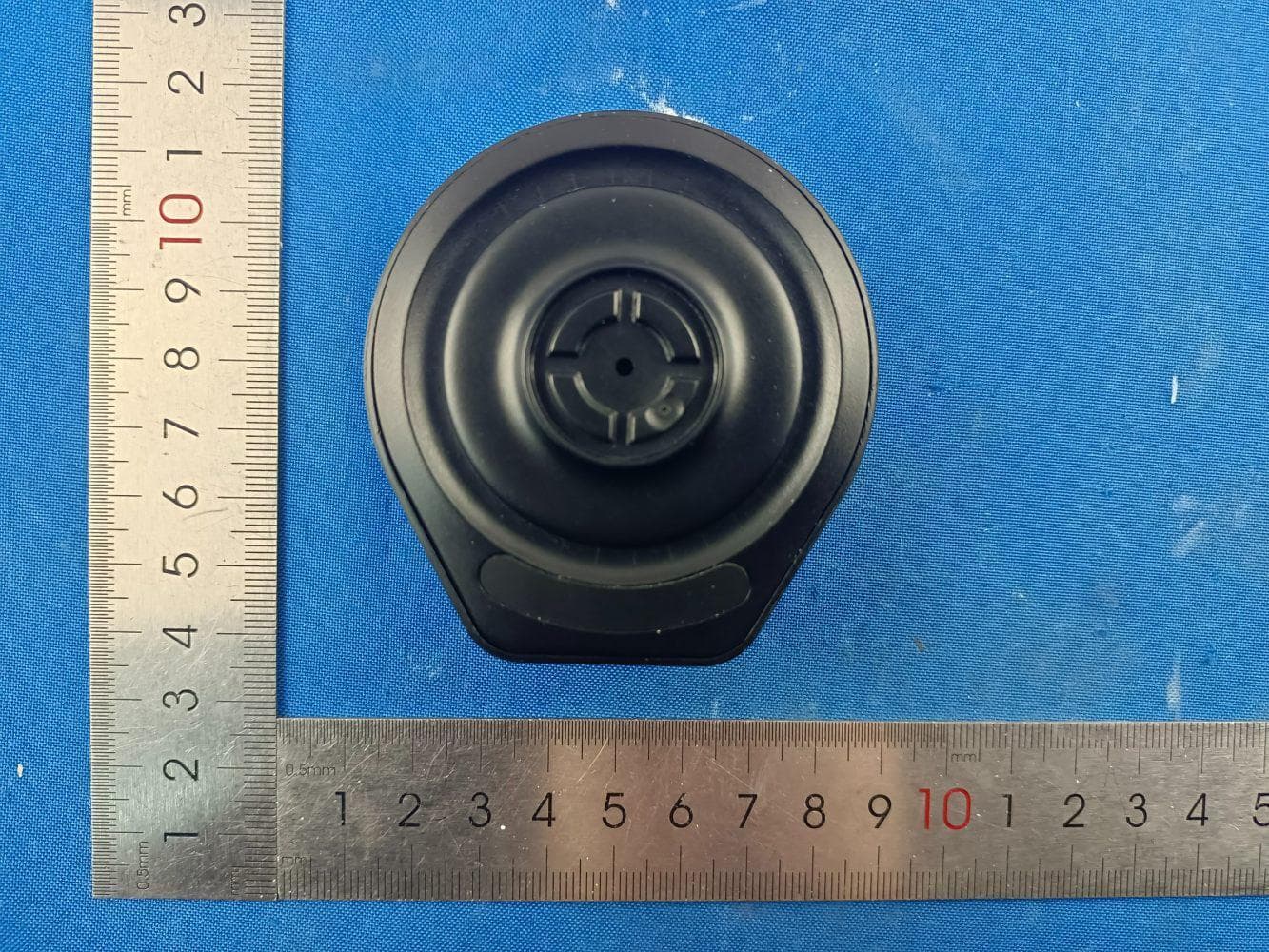Car wireless charger - FCC ID 2BDAY-WH112 - Dongguan Ronghe Electronic Co.,Ltd (2)