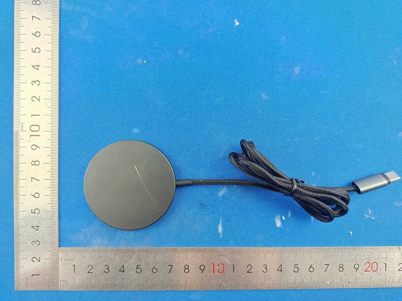 Wireless charger - FCC ID 2BDAY-WH121 - Dongguan Ronghe Electronic Co.,Ltd (2)