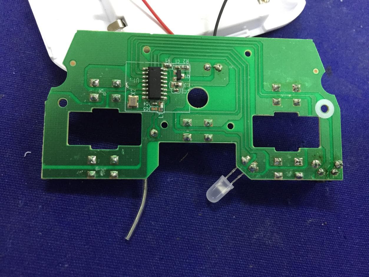 Toy RC Phantom Crawler - FCC ID 2BDBQSF2024F24GT - Guangdong Shifeng Smart Technology Co., Ltd.