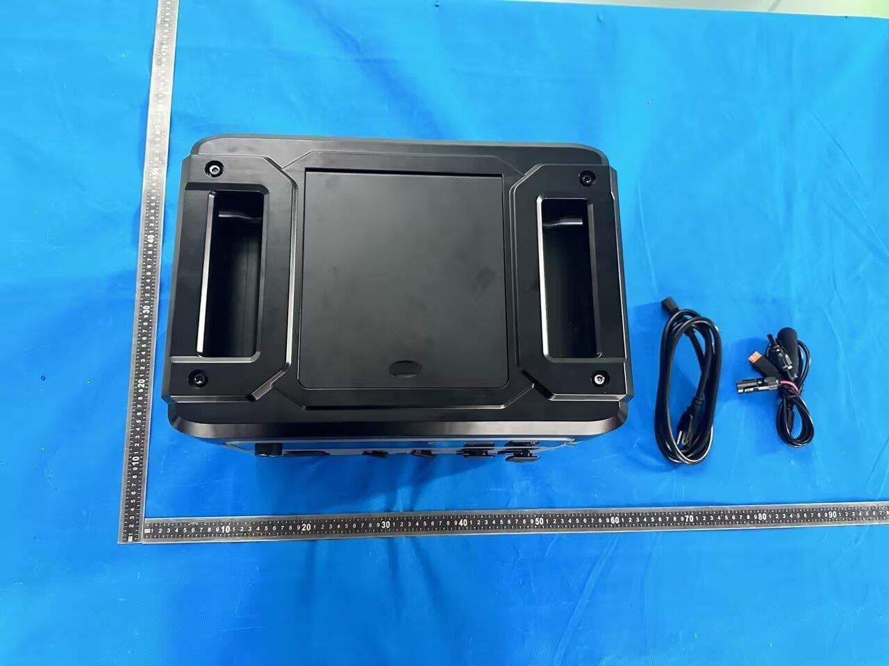 Portable power station - FCC ID 2BDCB-P2400PRO - Shenzhen Yunji New Energy Technology Co., Ltd