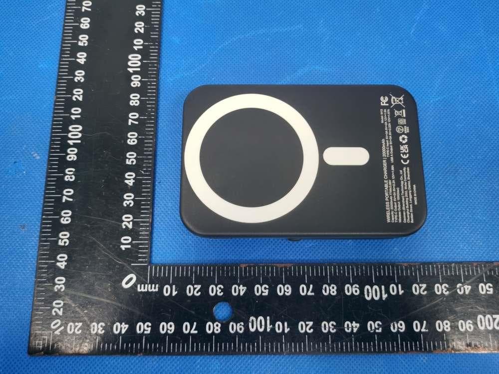Wireless Portable Charger - FCC ID 2BDCM-W13 - zheng zhou liao zi shang mao you xian gong si (2)