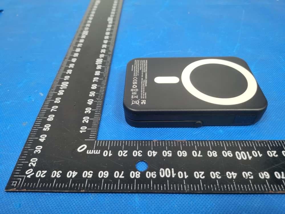 Wireless Portable Charger - FCC ID 2BDCM-W13 - zheng zhou liao zi shang mao you xian gong si (5)