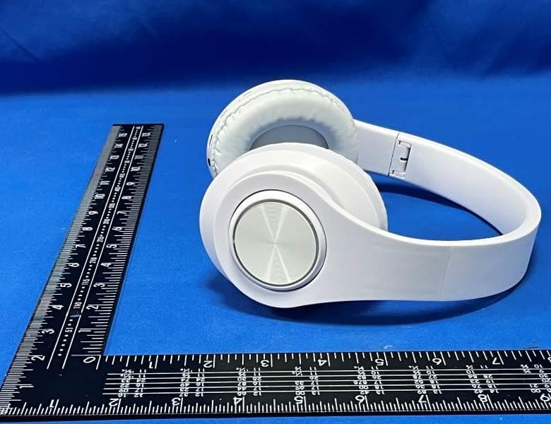 Wireless Bluetooth earphones - FCC ID 2BDCQ-B39 - Shenzhen Weiqi Technology Co., Ltd (5)