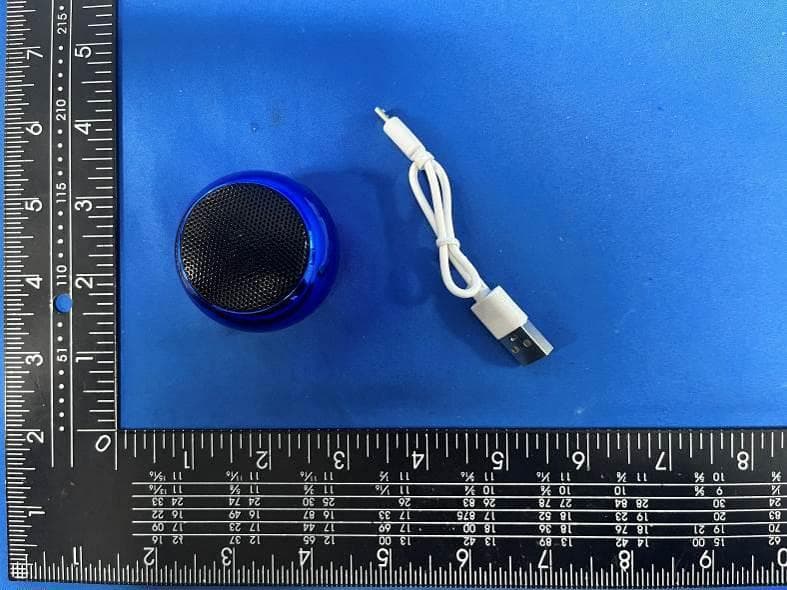 Wireless Bluetooth speaker - FCC ID 2BDCQ-M3 - Shenzhen Weiqi Technology Co., Ltd (5)