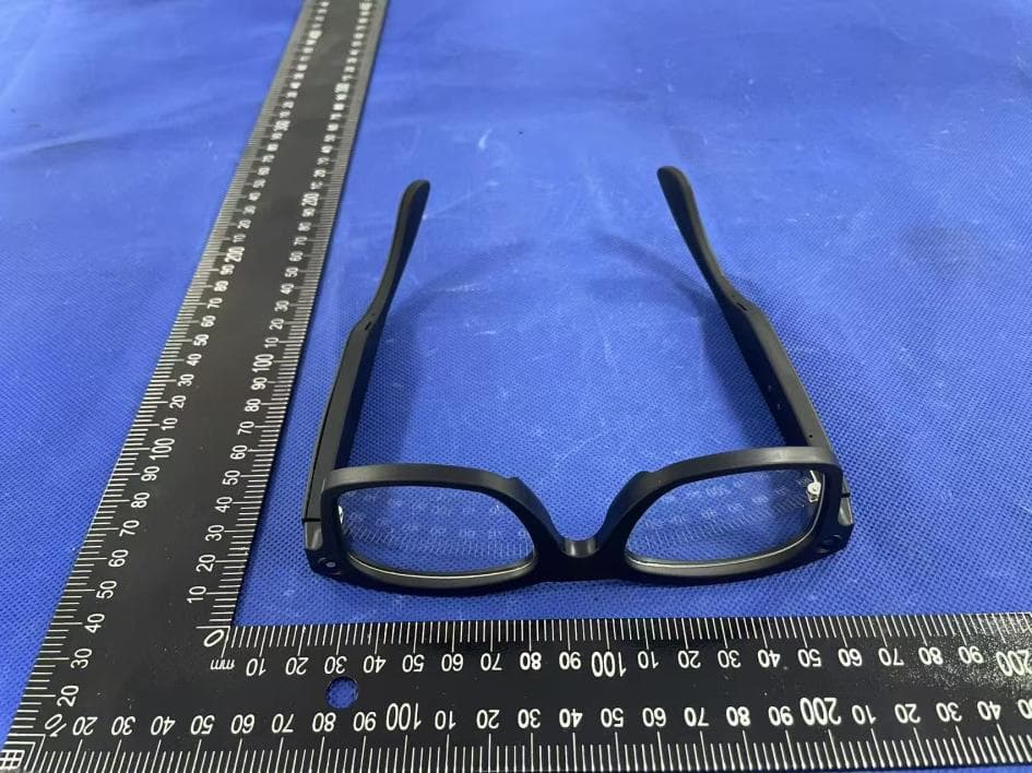 Smart Bluetooth Glasses - FCC ID 2BDD5-S2 - Shenzhen SHOCII Technology Co, Ltd (4)