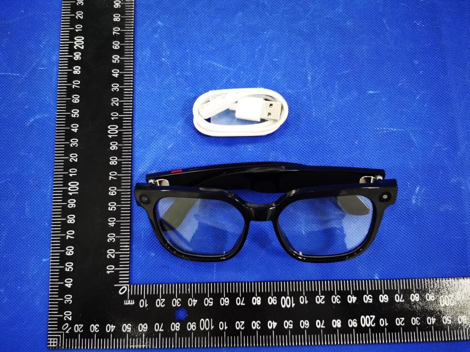 Smart Bluetooth Glasses - FCC ID 2BDD5-S3 - Shenzhen SHOCII Technology Co, Ltd (4)