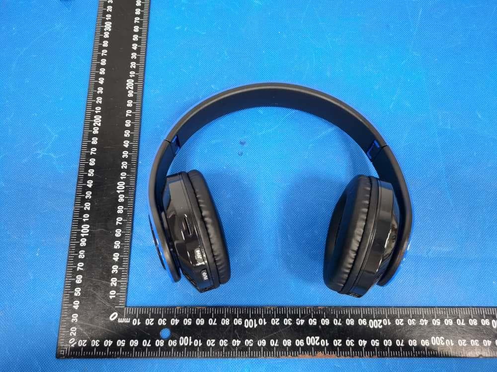 Headworn wireless headphones - FCC ID 2BDDX-B39 - Shantou Chaoyang District Tongyuhe Changsheng Electronics Factory