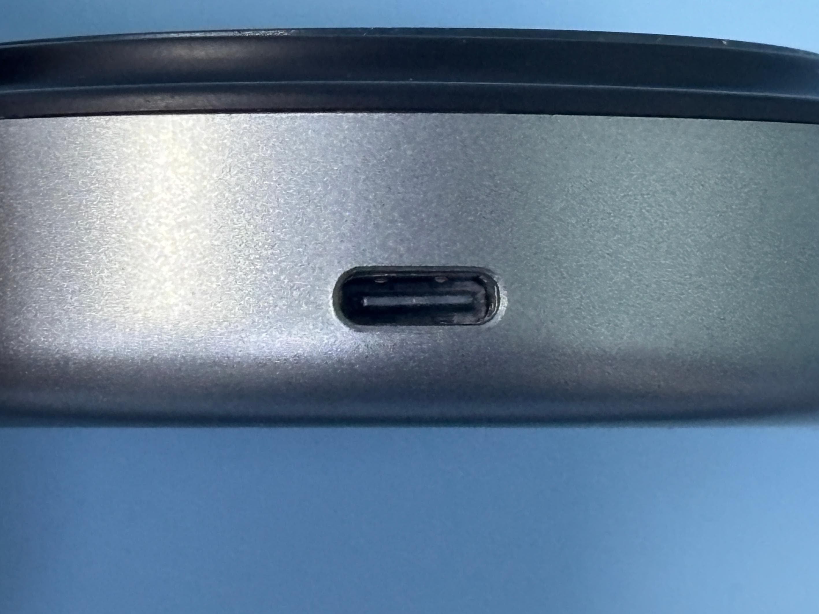 Retractable Mini 3 in 1 Wireless Charger - FCC ID 2BDHU-YW13 - Shenzhen YouXG Technology Co., Ltd (4)