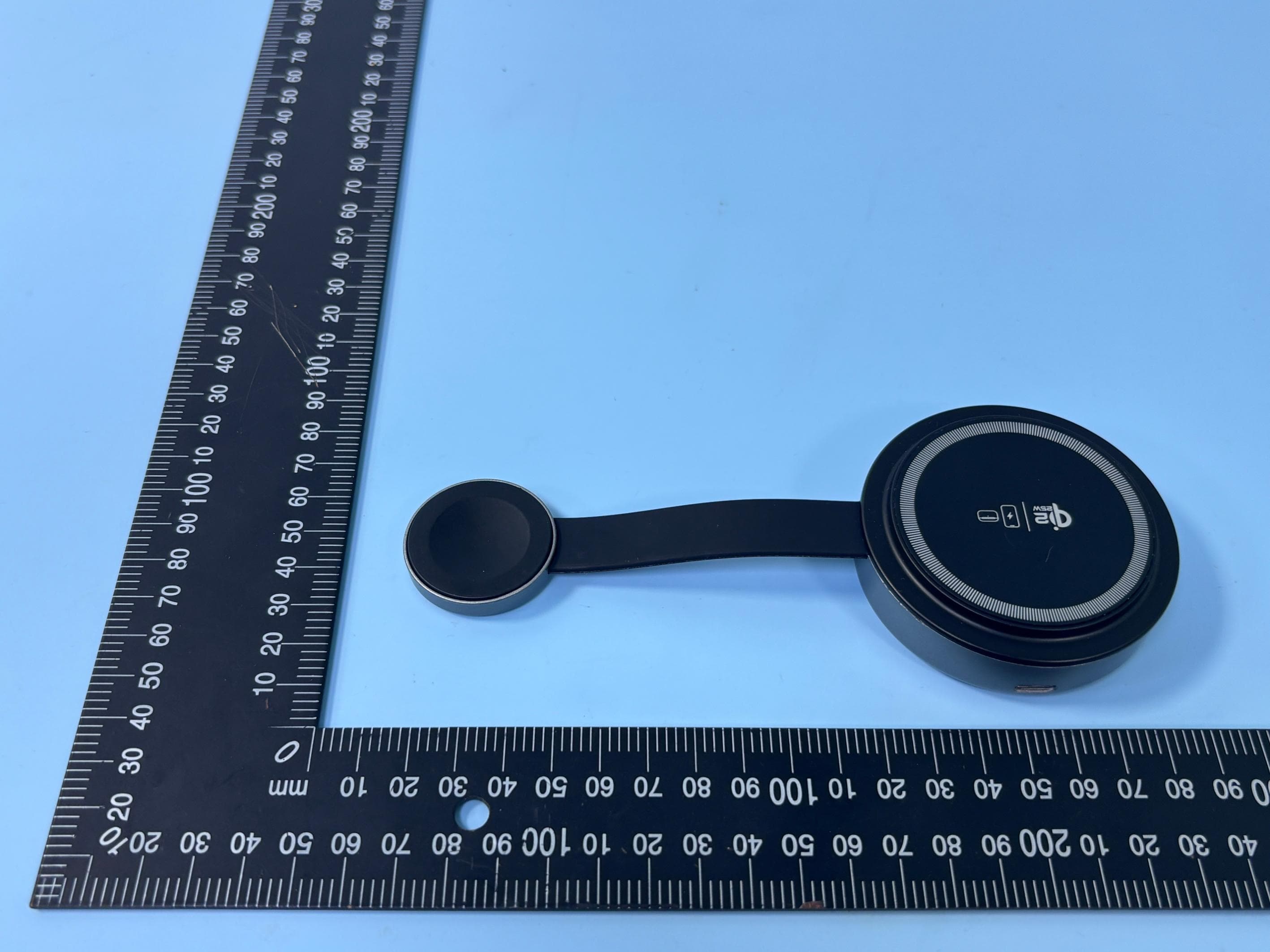 Retractable Mini 3 in 1 Wireless Charger - FCC ID 2BDHU-YW13 - Shenzhen YouXG Technology Co., Ltd (5)
