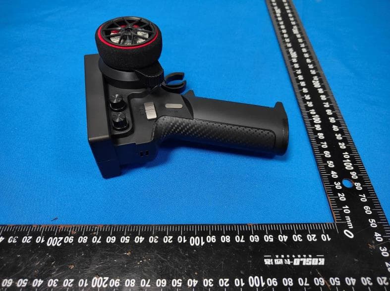 2.4G radio remote control - FCC ID 2BDLE-CT-10B - Shenzhen HOTRC Technology Co., Ltd (3)