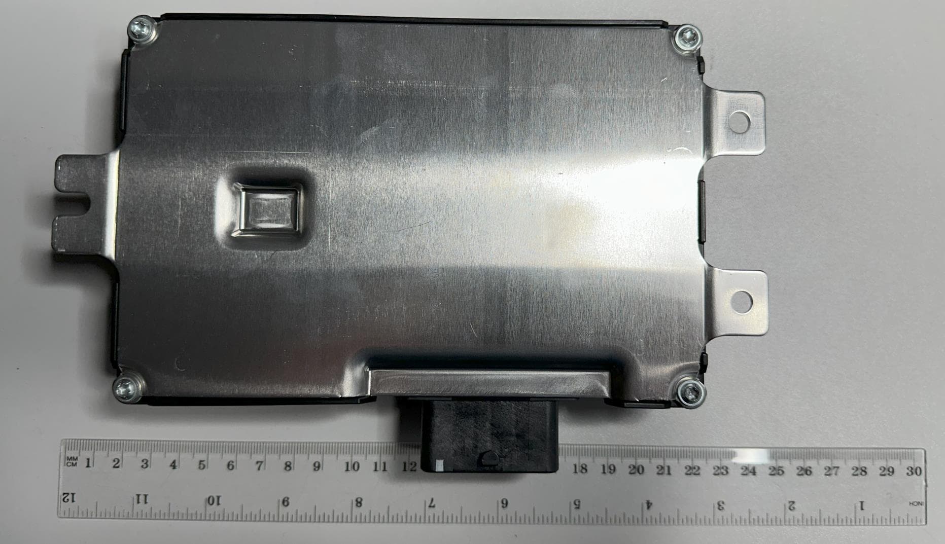 Telematic Device - FCC ID 2BDLN-STPMIDNA - Continental Engineering Services GmbH (3)