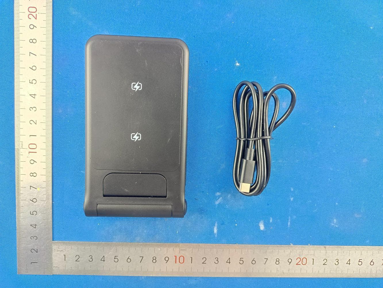 Fast Wireless Charger Stand - FCC ID 2BDOG-A05 - DongGuan ChuangJie Electronics Co., Ltd.