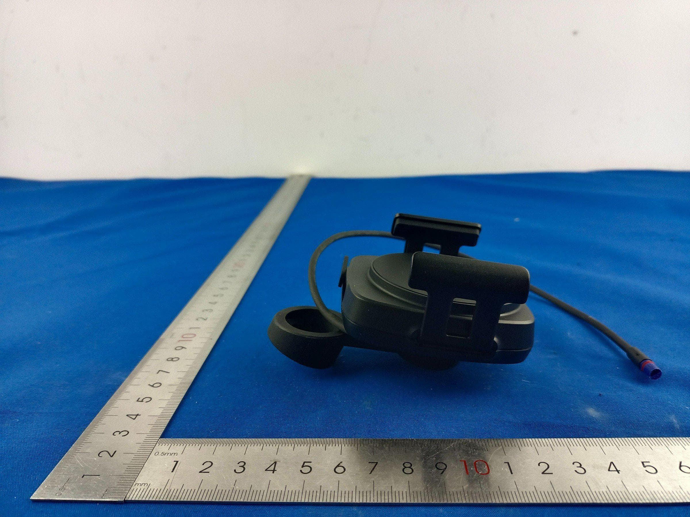 Avinox Phone Charging Mount - FCC ID 2BDOG-APCM01 - DongGuan ChuangJie Electronics Co., Ltd. (5)