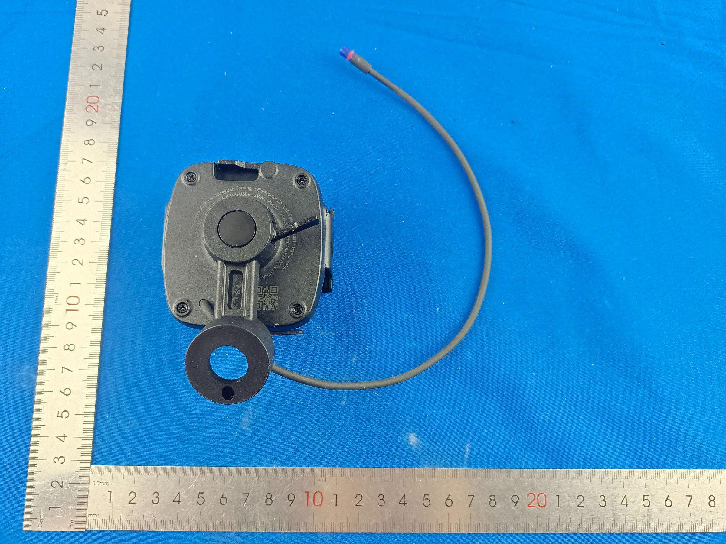 Avinox Phone Charging Mount - FCC ID 2BDOG-APCM01 - DongGuan ChuangJie Electronics Co., Ltd. (3)