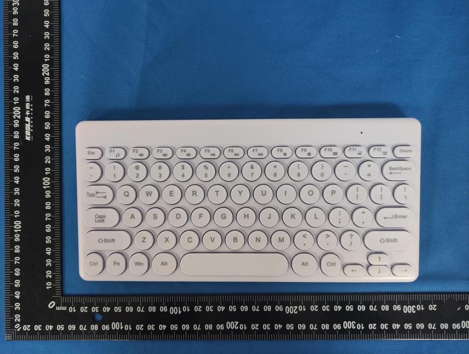 Mini 2.4G Wireless Keyboard - FCC ID 2BDOP-SWMC2000 - SHENZHEN STARWAVE INDUSTRIAL TECHNOLOGY CO.,LTD (2)