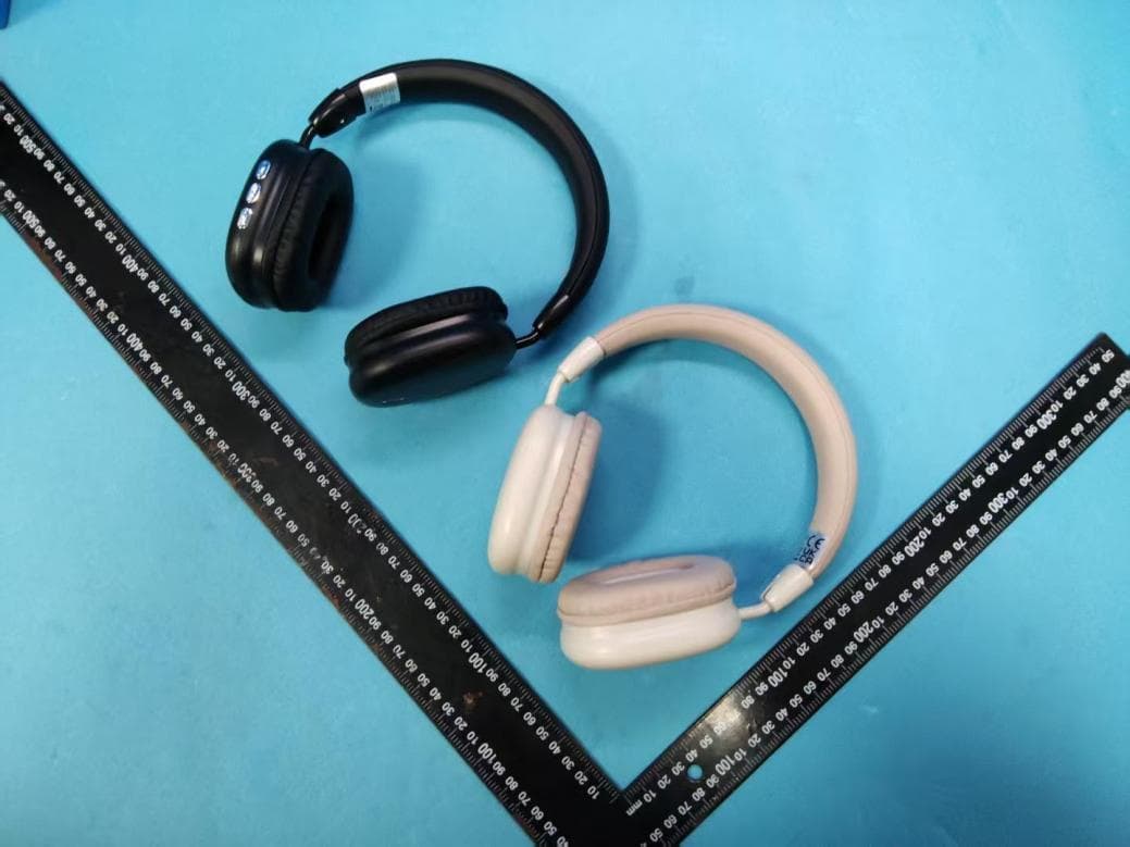 Bluetooth headset - FCC ID 2BDQB-B36 - Shantou city Chaoyang district Gurao town Lanxin electronics factory (5)