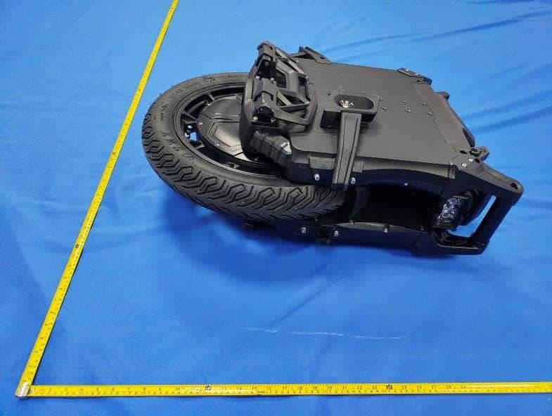 Electric unicycle - FCC ID 2BDSK-SHERMAN-L - Guangzhou Coyote Intelligent Equipment Co., Ltd. (4)