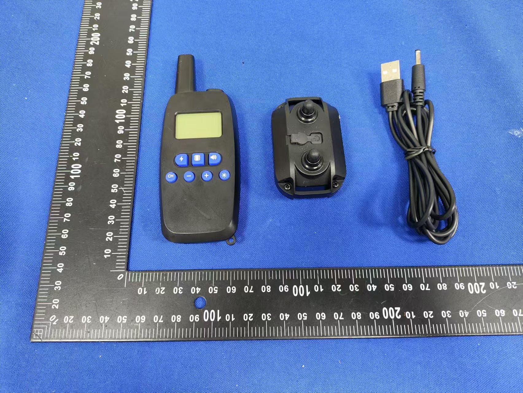 Dog Training Collar - FCC ID 2BDU7-XG01 - Shenzhen ISAKE electronic co., LTD (3)