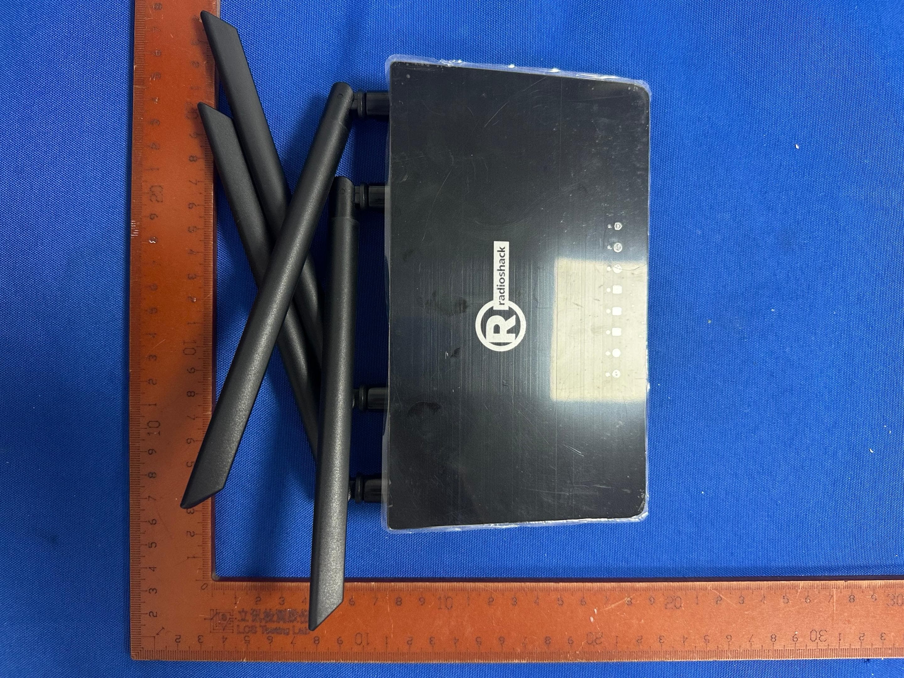 1200Mbps Dual-band WiFi Repeater - FCC ID 2BDUR-2505012 - RADIOSHACK WORLDWIDE CORP.