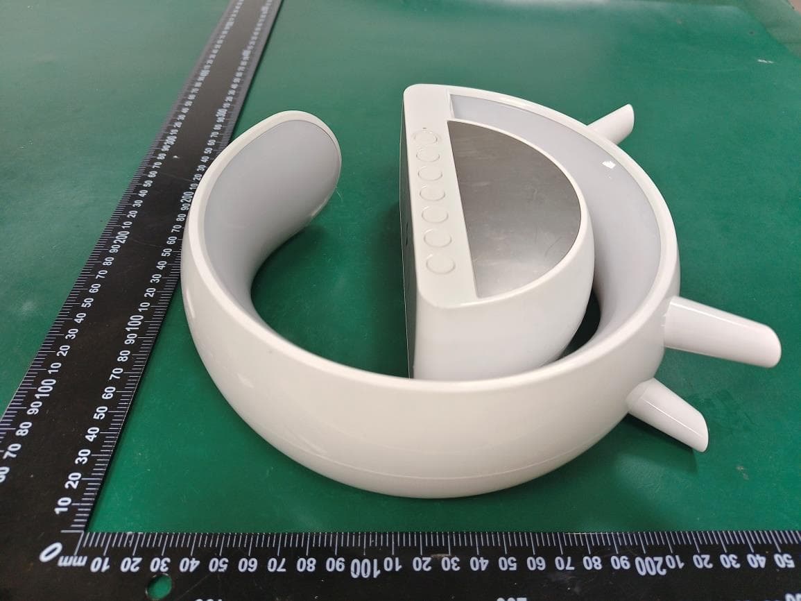 LED Wireless Bluetooth speaker - FCC ID 2BDWD-G58 - Dongguan Chuangsheng Electronic Technology Co.,Ltd (4)