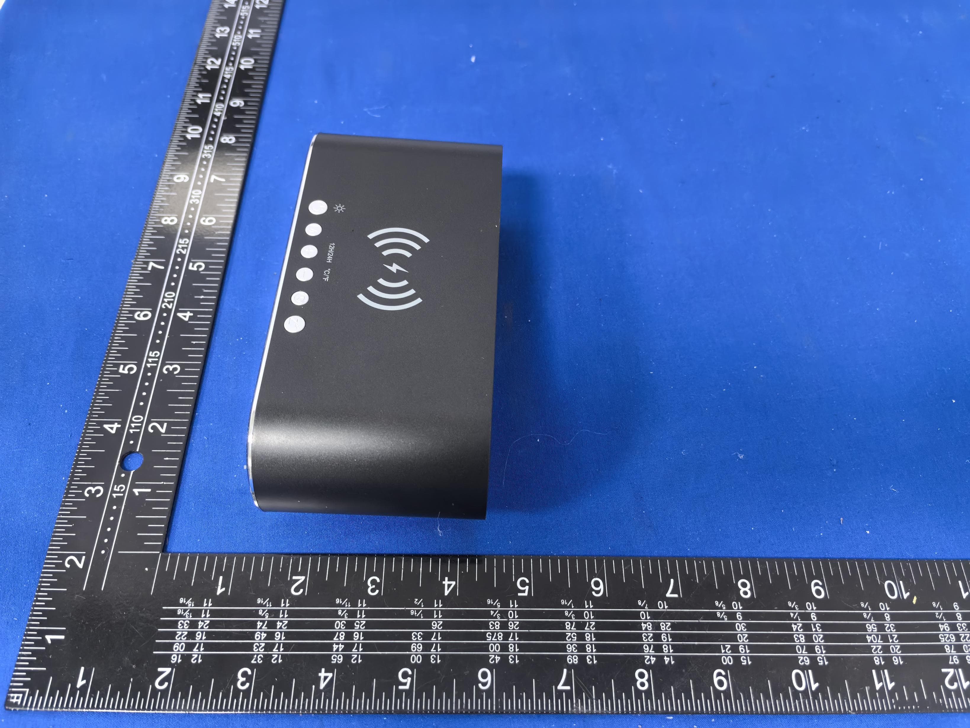 Alarm clock wireless charging - FCC ID 2BDX7-T6 - Shenzhen Belen Electronic Technology Co.,LTD