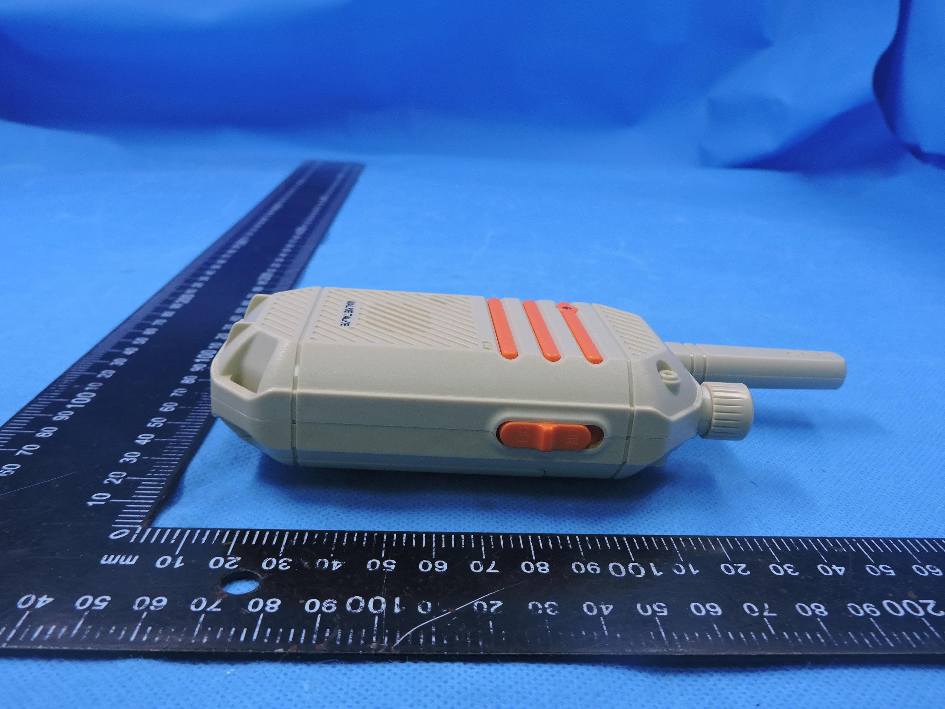 Walkie Talkies - FCC ID 2BDXQ-T40061 - Aurora World, Inc.