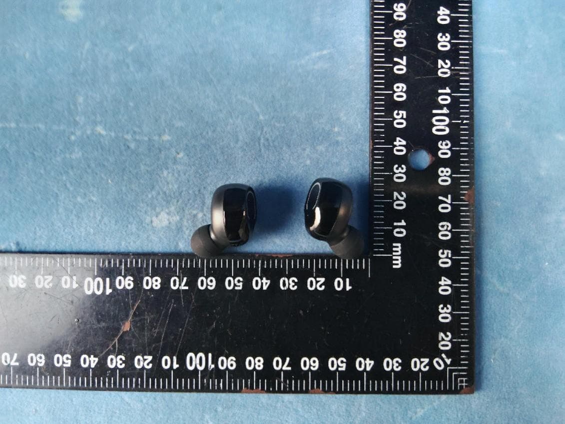 wireless headphone - FCC ID 2BDZJ-BQ70 - Dongguan Yande Electronic Technology Co., Ltd (2)