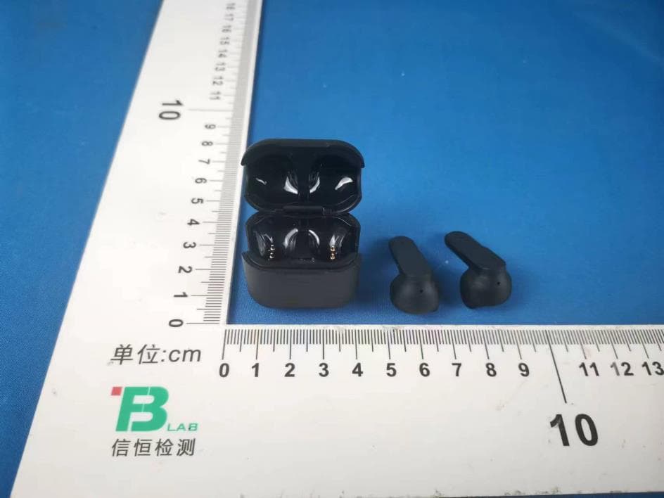 AirBass Signature True Wireless Earbuds - FCC ID 2BE3Y-1925360X - GOLDEN WATER HK LIMITED (4)