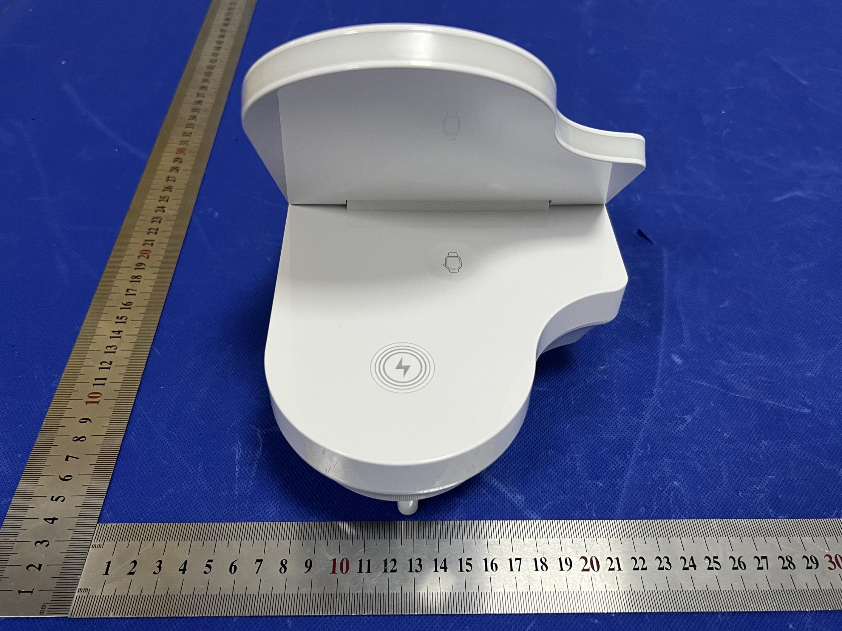 Wireless charger Bluetooth speaker - FCC ID 2BE8M-A5 - DINGSOUND ELECTRONIC TECHNOLOGY CO.,LIMITED (4)