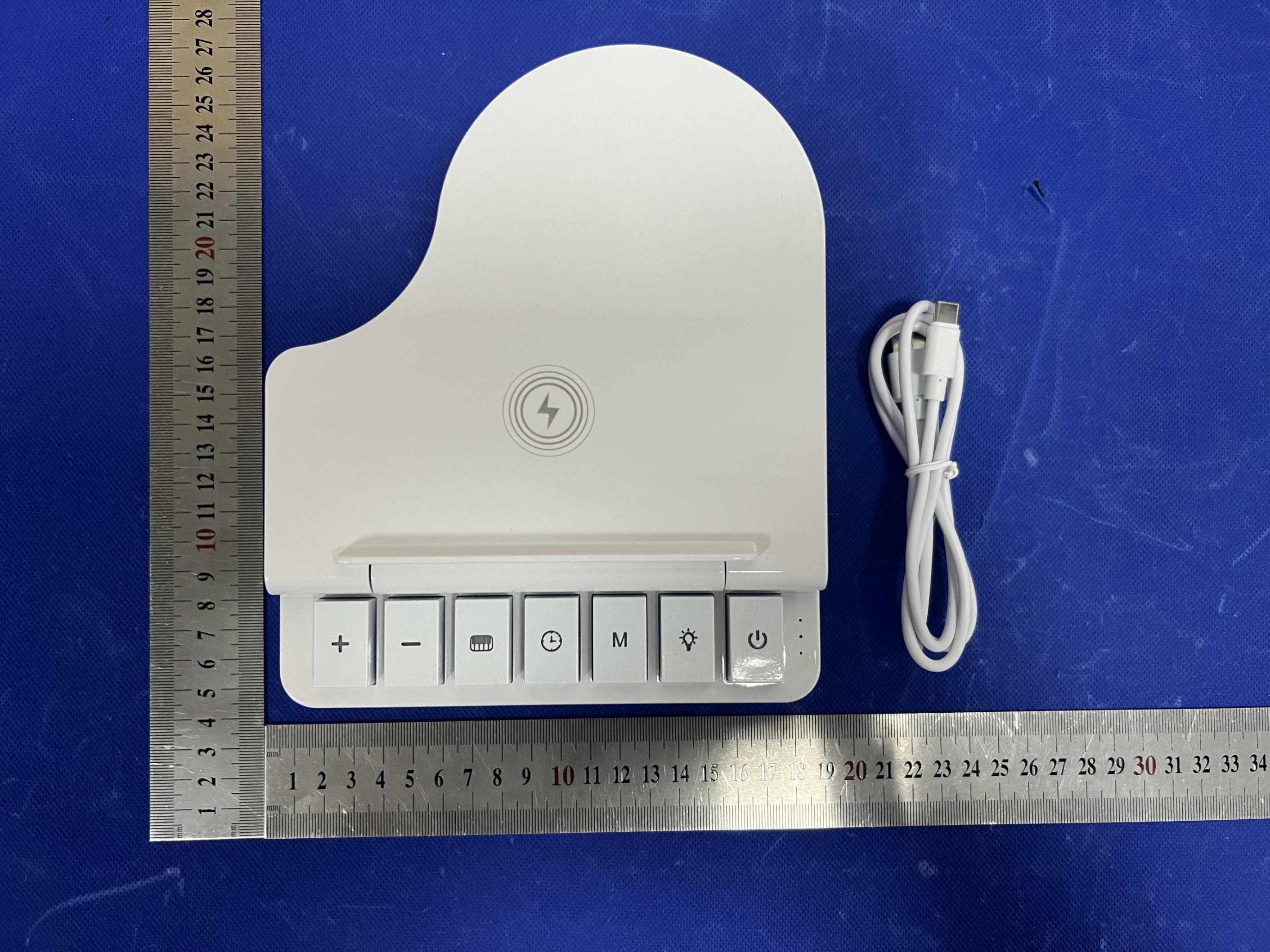 Wireless charger Bluetooth speaker - FCC ID 2BE8M-A5 - DINGSOUND ELECTRONIC TECHNOLOGY CO.,LIMITED (2)