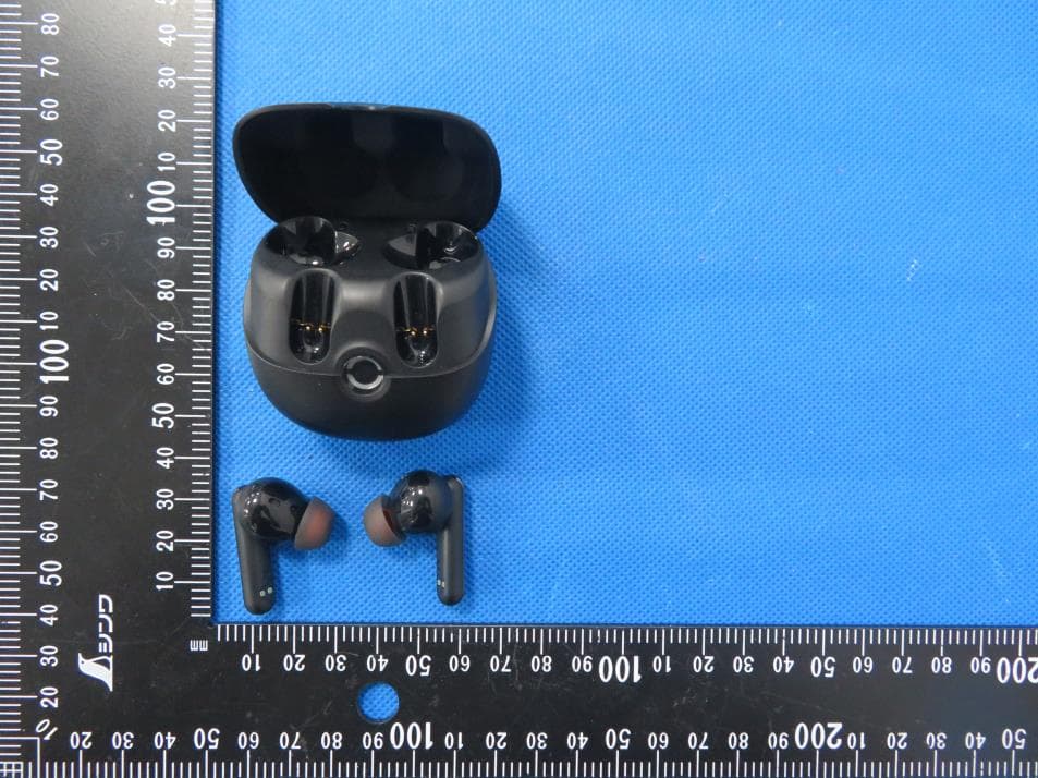 Wireless Earbuds - FCC ID 2BEBP-ACE01 - Beijing Netac Innovation Technology Development Co.Ltd (2)