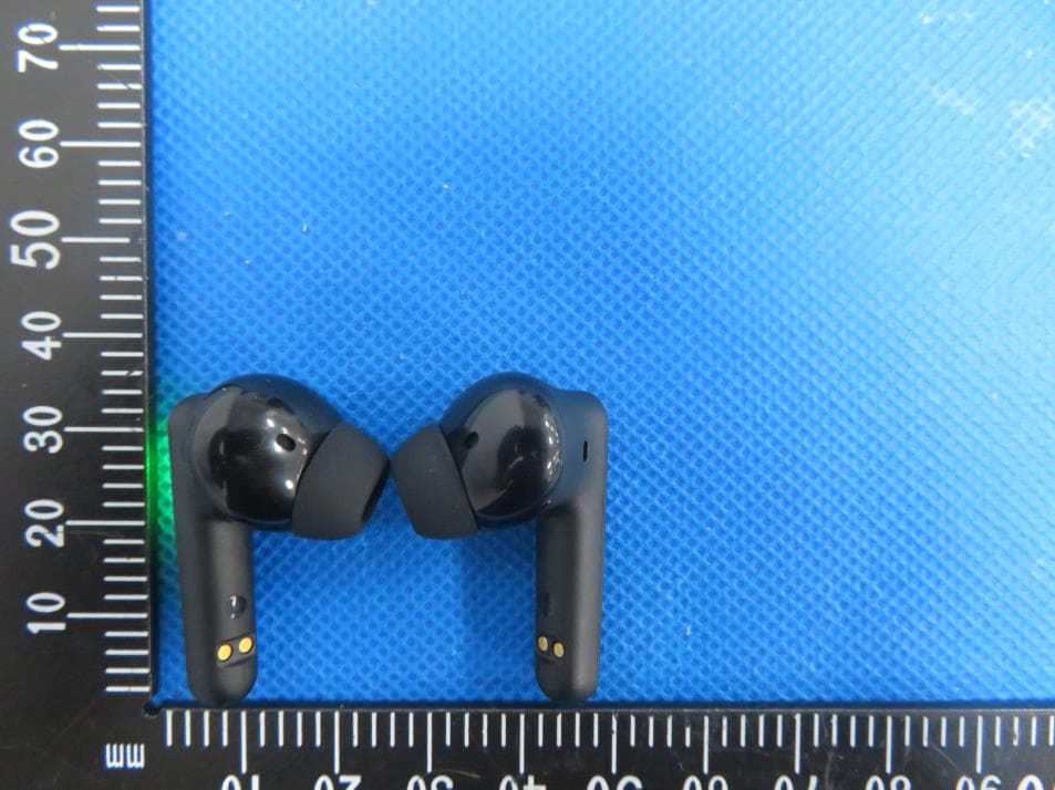 Wireless Earbuds - FCC ID 2BEBP-TW02G - Beijing Netac Innovation Technology Development Co.Ltd (3)