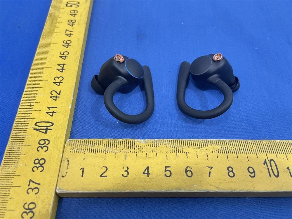 True Wireless Sports Earphones - FCC ID 2BEBP-TW03J - Beijing Netac Innovation Technology Development Co.Ltd (4)