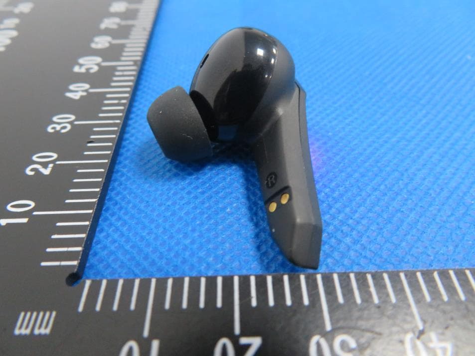 TW04G Wireless Earbuds - FCC ID 2BEBP-TW04G - Beijing Netac Innovation Technology Development Co.Ltd (5)