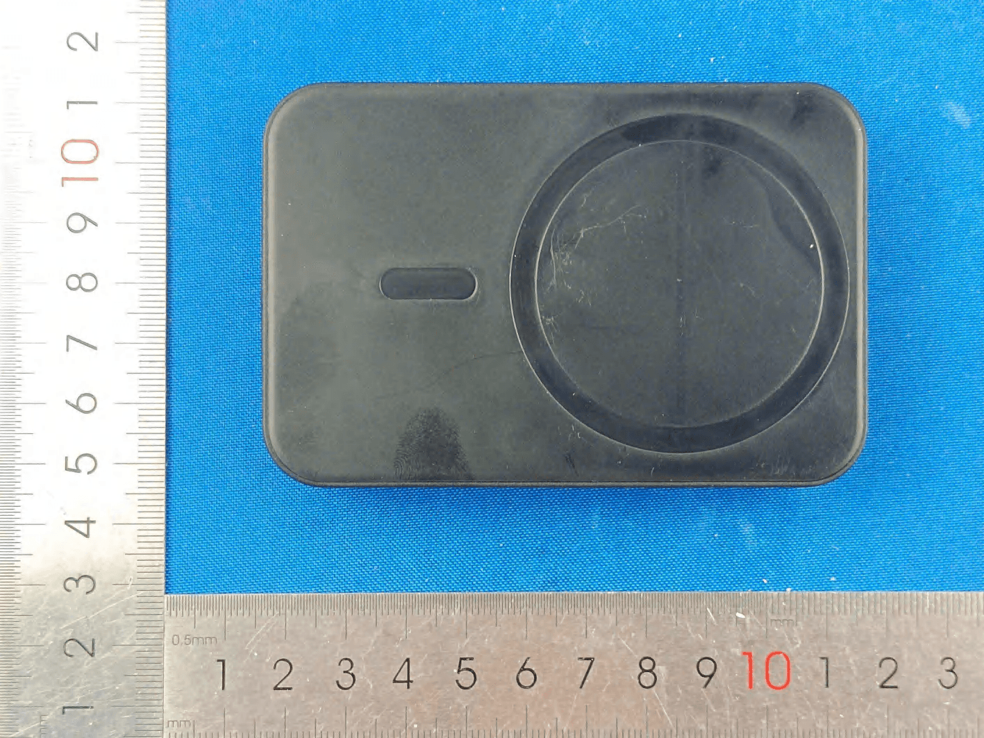 Magnetic Wireless Power bank - FCC ID 2BEC5-4SO016A - Shenzhen Ruilanxin Technology Co., Ltd (3)