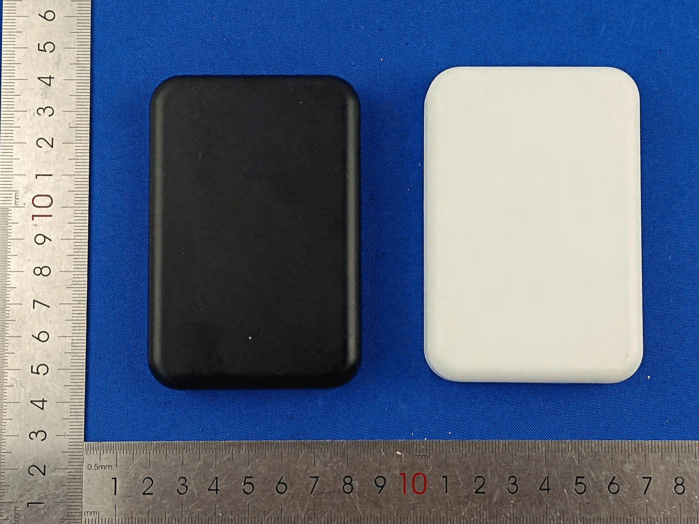 Magnetic Wireless Power bank - FCC ID 2BEC5-4SO016A - Shenzhen Ruilanxin Technology Co., Ltd (4)