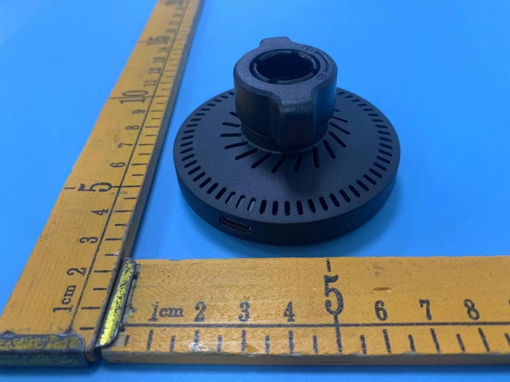 Magnetic wireless charging car holde - FCC ID 2BEDN-RCZJW-XK01 - Nanchang Nuankui Technology Co., Ltd (2)