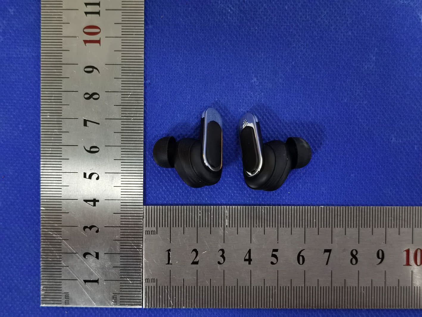V8 Bluetooth earphones - FCC ID 2BEDU-TOPV8 - Shenzhen Diyage Technology Co.,Ltd (3)