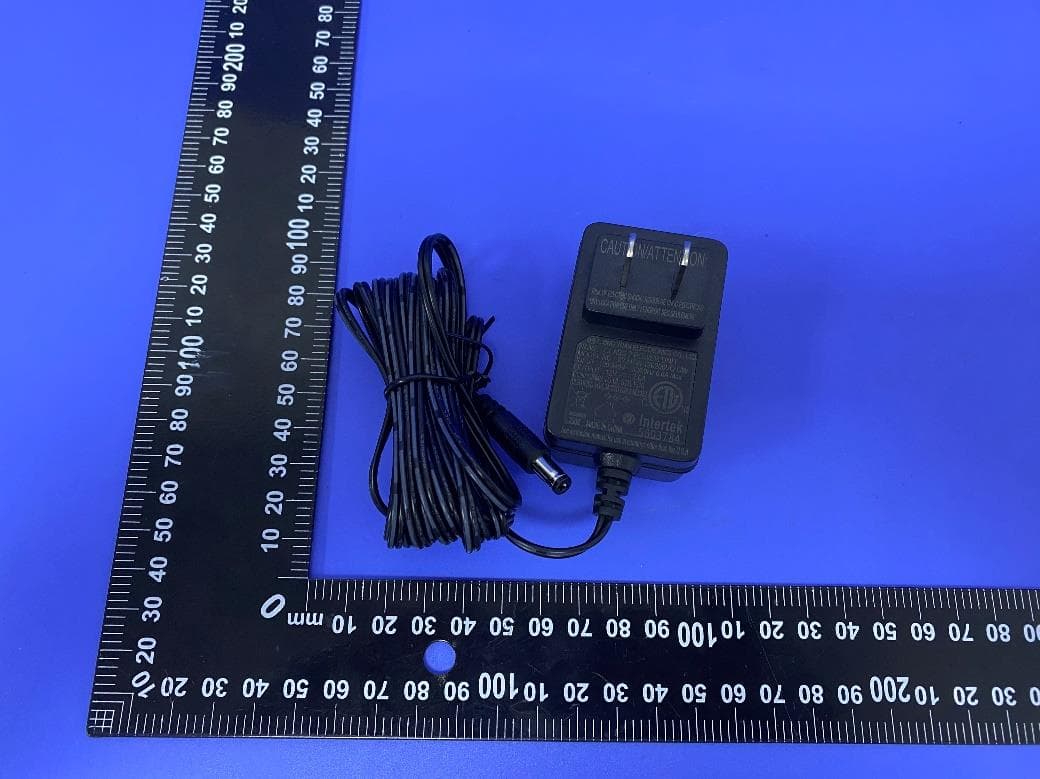 POWER CHARGER - FCC ID 2BEEO-CH004B - Dong guan City Huge Sun Lighting Co.,LTD (2)