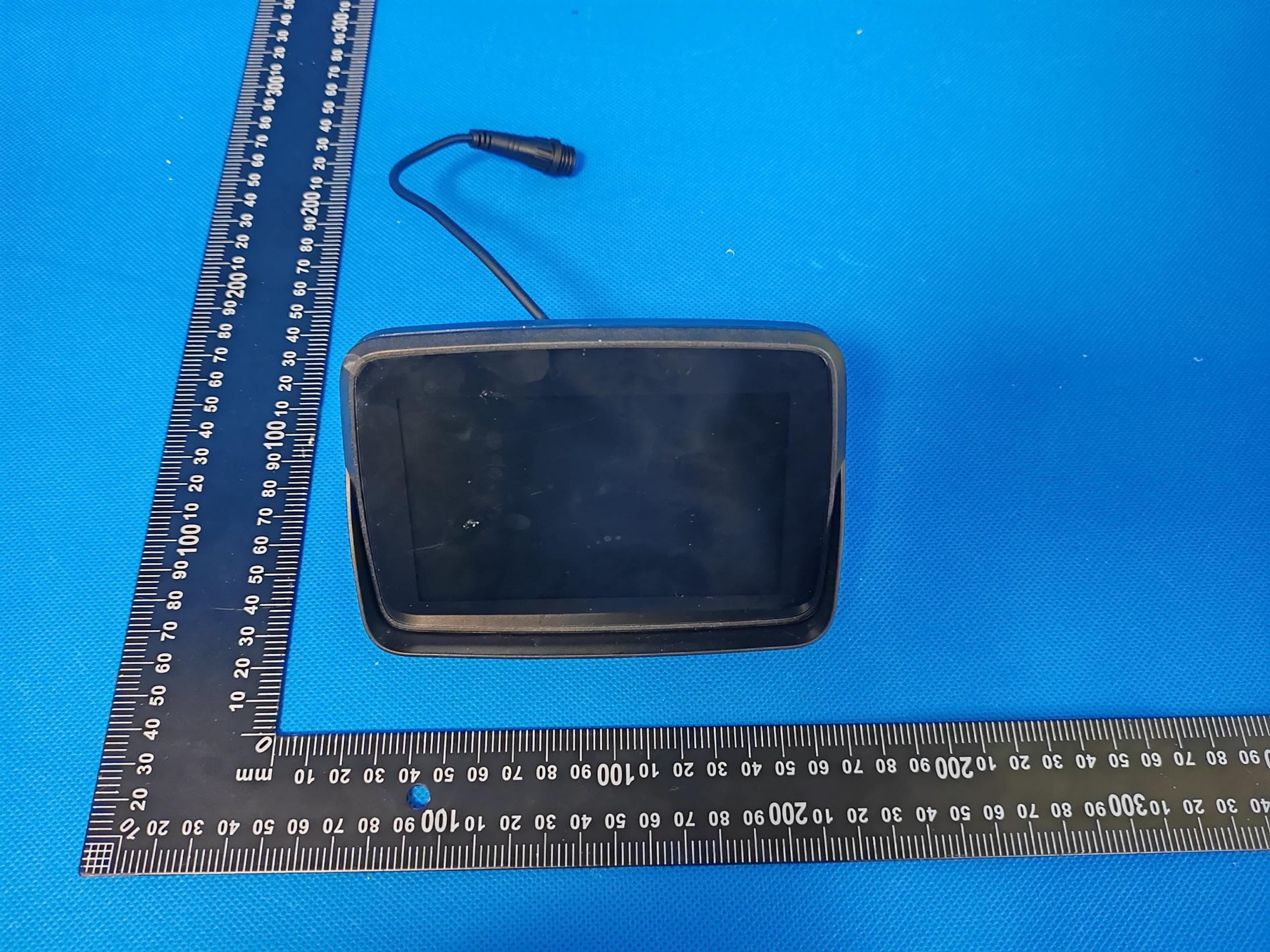 Motorcycle navigator - FCC ID 2BEET-SK-8168 - Shenzhen Oukai Automotive Technology Co., Ltd (2)