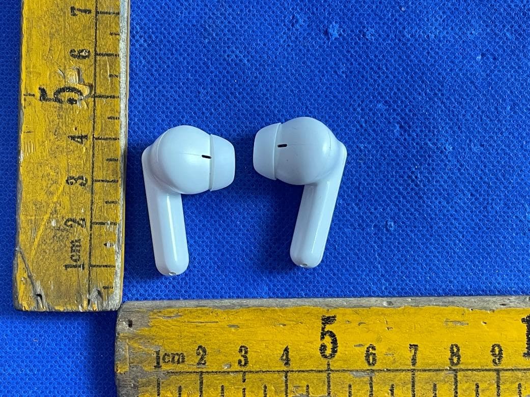 TWS Earphone - FCC ID 2BEF7-KB-TWS-C31 - CLICKWIN LLC. (2)