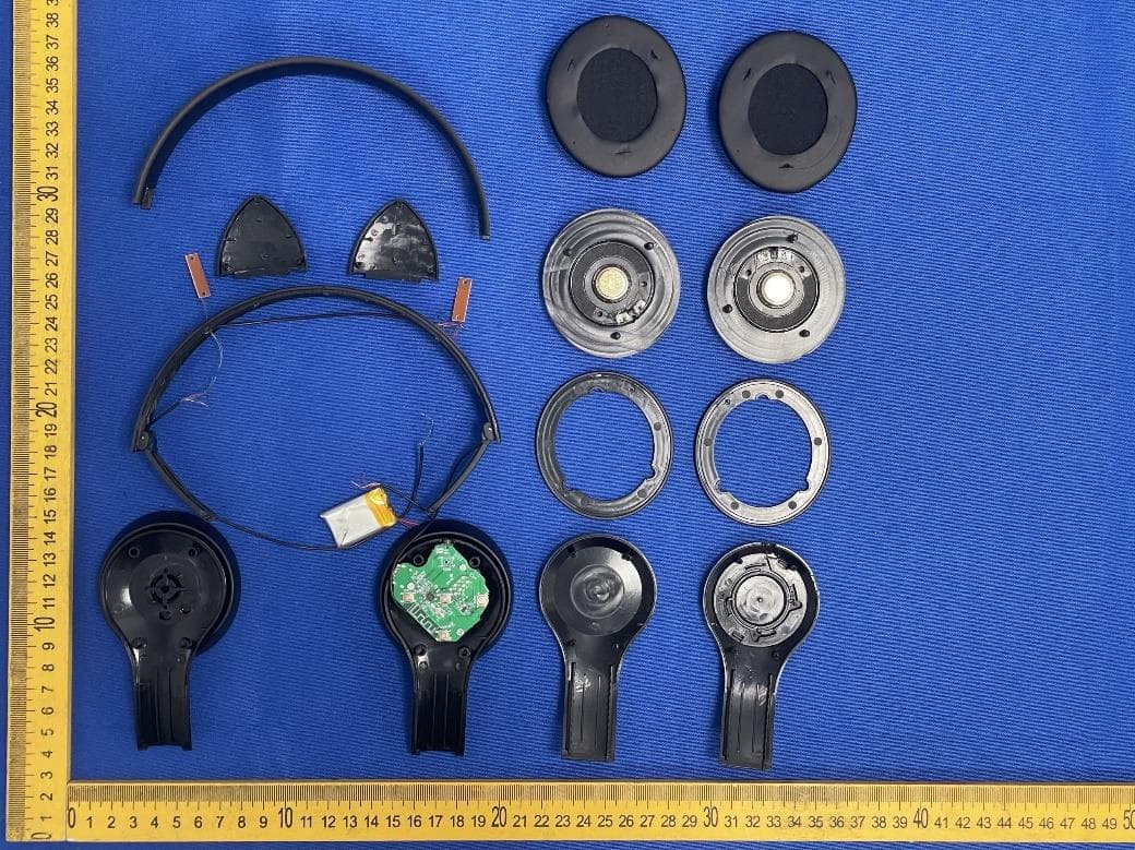 Bluetooth headphone - FCC ID 2BEHM-CAT - Shantou Chaoyang Xinhuasheng Electronics Factory (3)