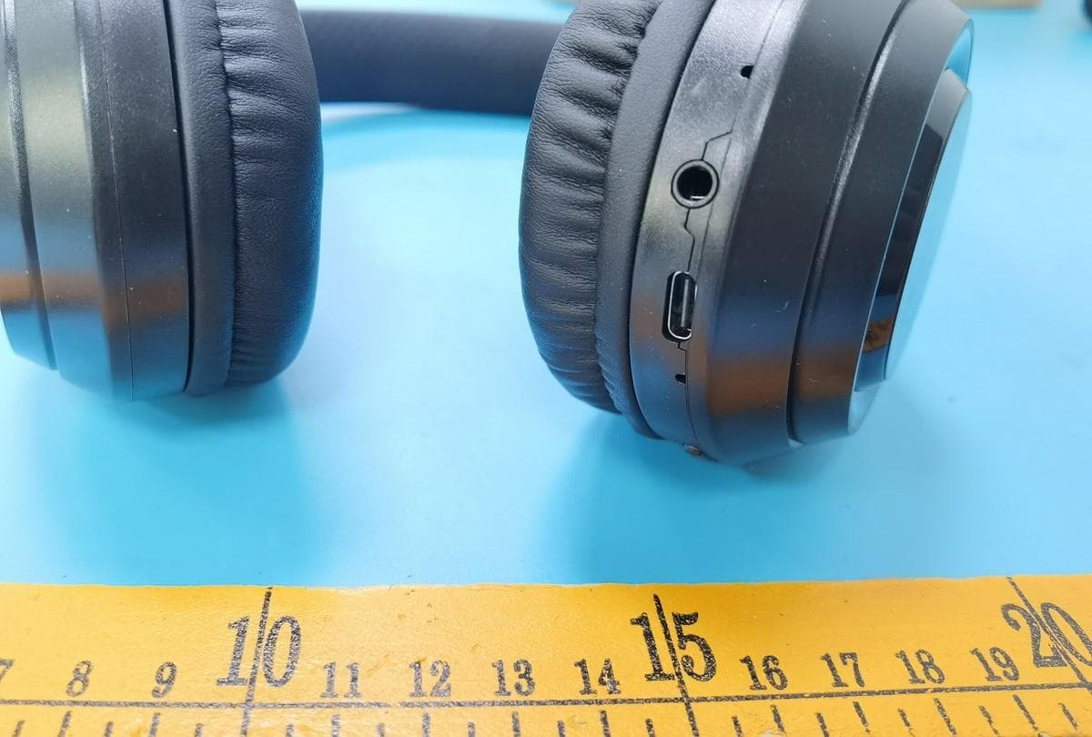 Bluetooth headset - FCC ID 2BEIA-DR-58 - Shantou Star Electronics Co.,LTD