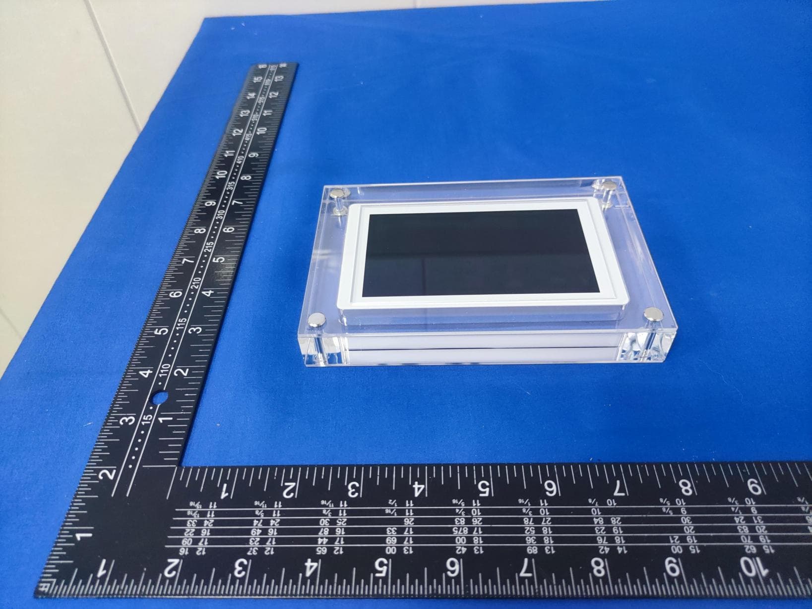 Acrylic wifi digital photo frame - FCC ID 2BENCGB-AR-WT500 - Shenzhen GBZK Electronics Co., Ltd (4)