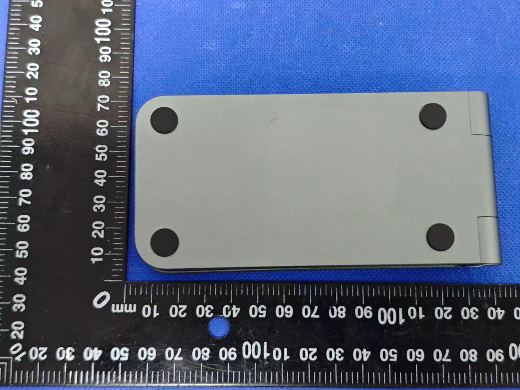 Three in one folding magnetic wireless charger - FCC ID 2BENO-W08 - Shenzhen AiFuke Technology Co., LTD